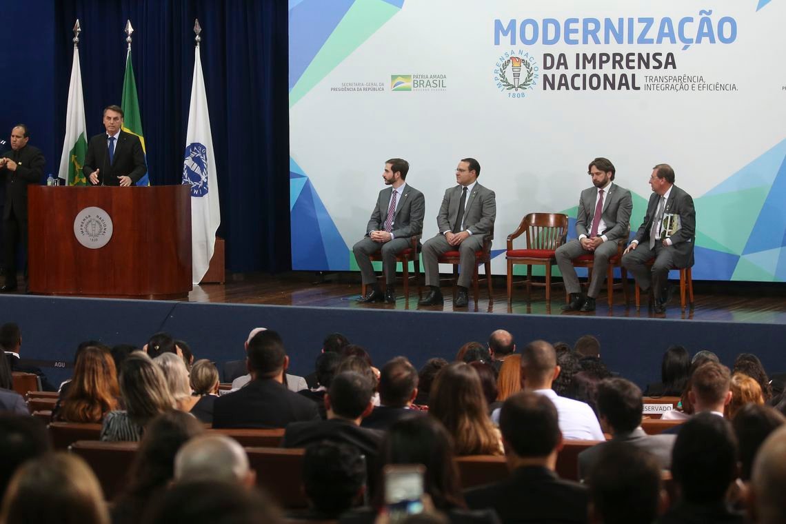 Decreto torna gratuita publicações de órgãos federais no Diário Oficial.