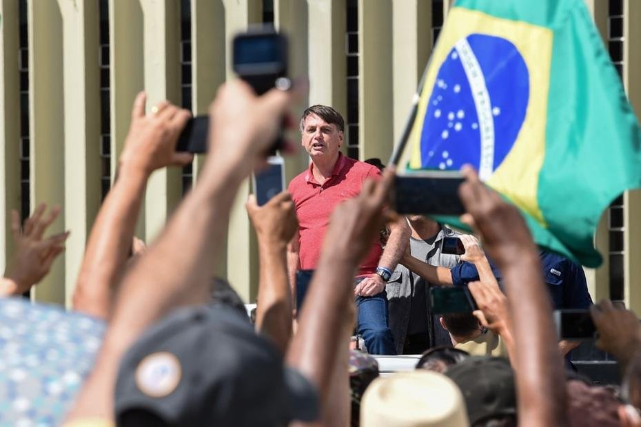 Bolsonaro é criticado pelo congresso, STF e governadores