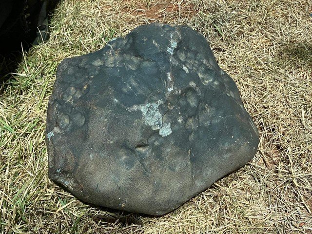 Família que encontrou meteorito de quase 40KG diz estar preocupada