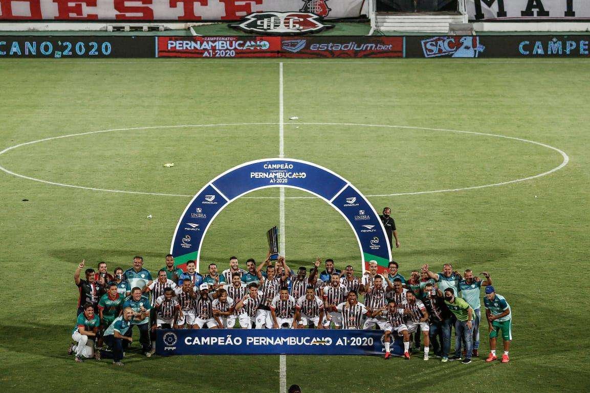 Salgueiro crava o seu nome na história do futebol pernambucano