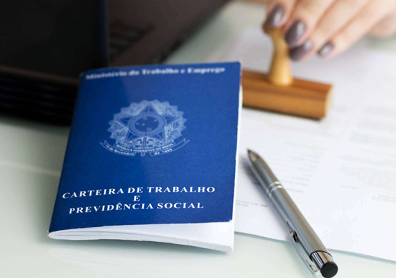 carteira-de-trab-vagas-de-emprego-1-1