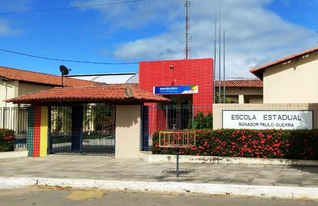 As escolas estaduais estão disponibilizando mais de 77 mil vagas para novos alunos em 2024. Saiba como fazer a matrícula