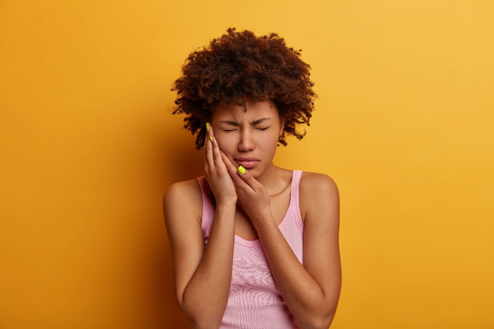 Alerta infecções dentárias: riscos, prevenção e cuidados