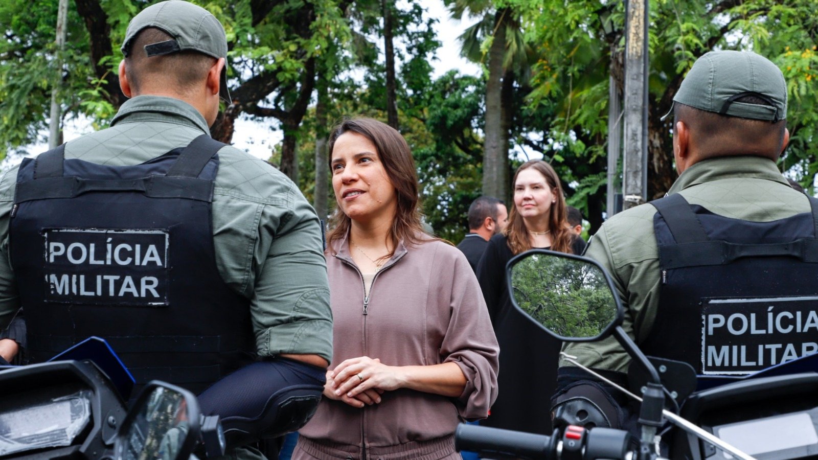 Raquel comanda aula inaugural da nova turma de oficiais da Polícia Militar e entrega novas ambulâncias para a Rede Estadual